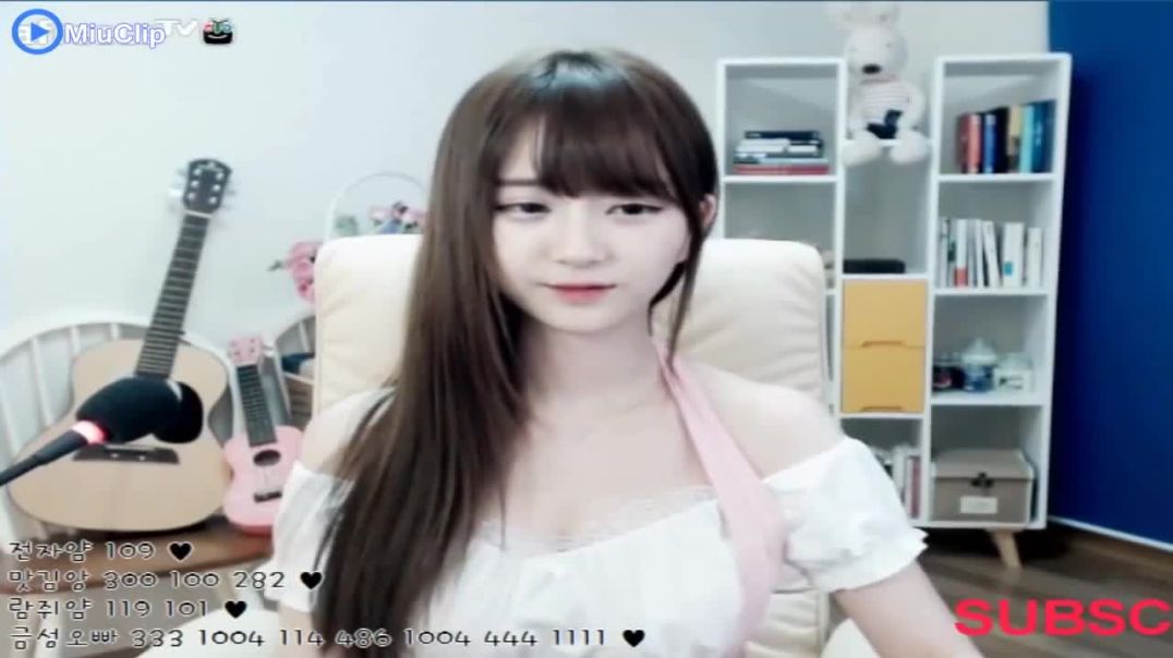 ⁣Tổng hợp Girl xinh Hàn Quốc tự sướng trước Webcam