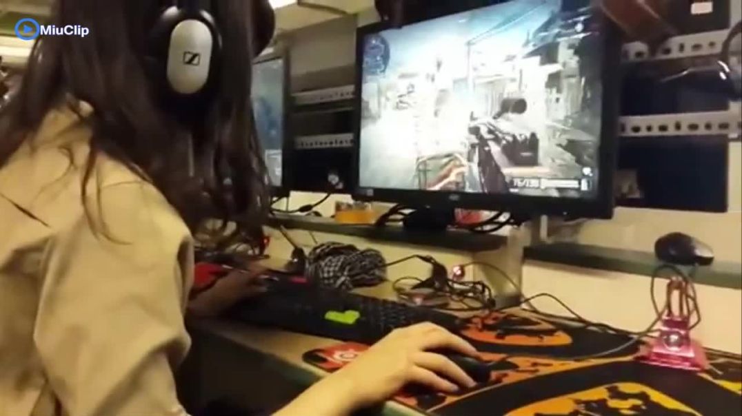 ⁣Những đặc tính thường thấy của con gái khi chơi game