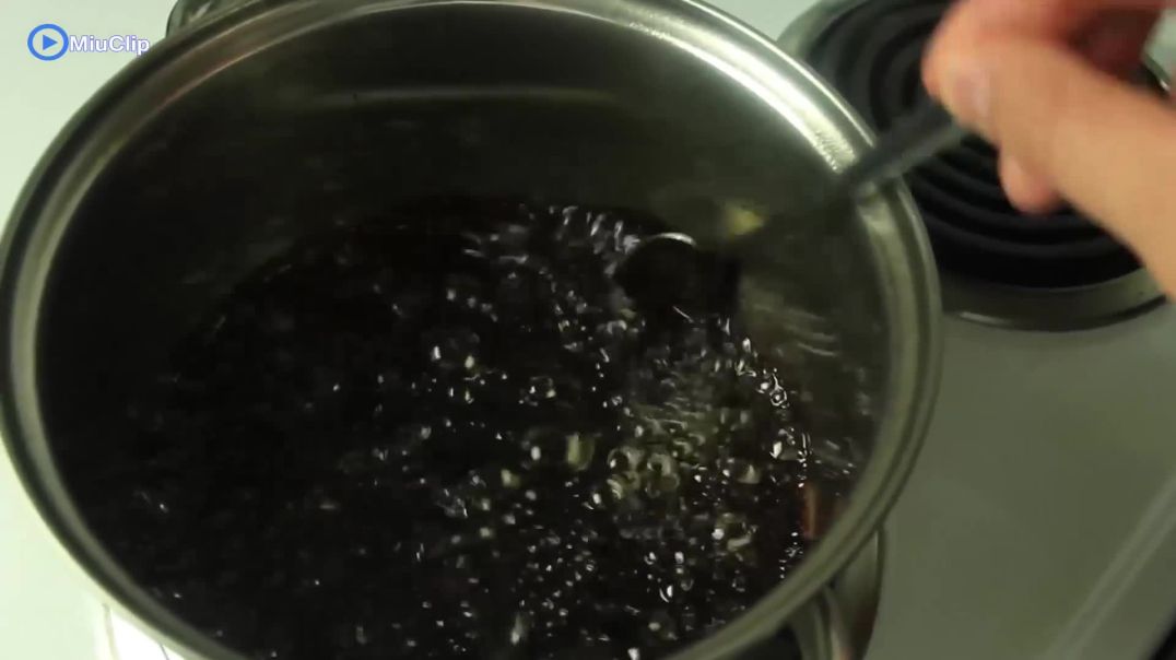 ⁣Điều gì sẽ xảy ra khi chúng ta đun sôi coca?