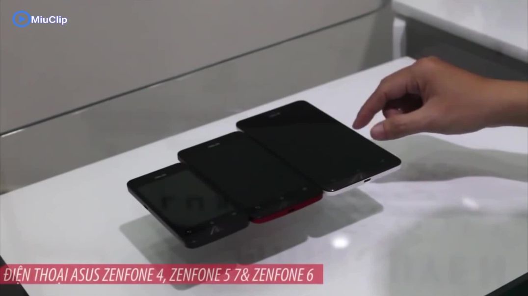 ⁣Trên tay 3 chiếc điện thoại ASUS Zenfone 4, Zenfone 5 và Zenfone 6