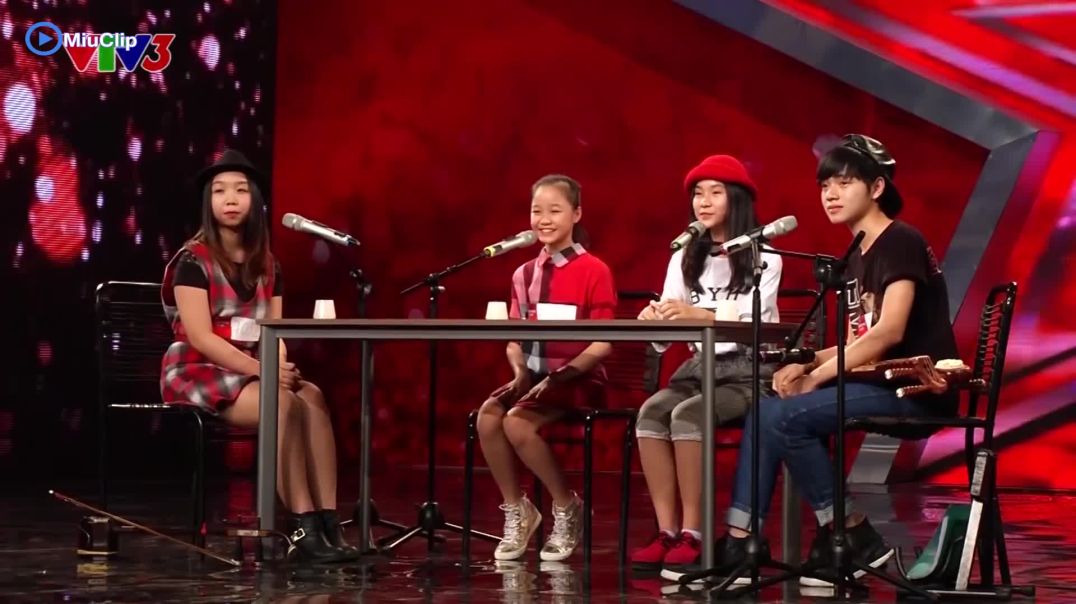 ⁣Vietnam's Got Talent 2014 - Tiết mục nhận nút vàng - Nhóm 4 chị em