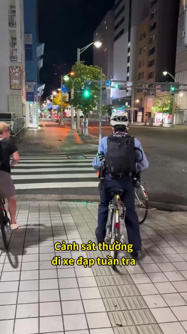 ⁣Nước phát triển như Nhật lại vẫn giữ cách làm việc “lỗi thời” như này?⁣⁣⁣⁣⁣⁣⁣⁣⁣⁣⁣⁣⁣⁣⁣