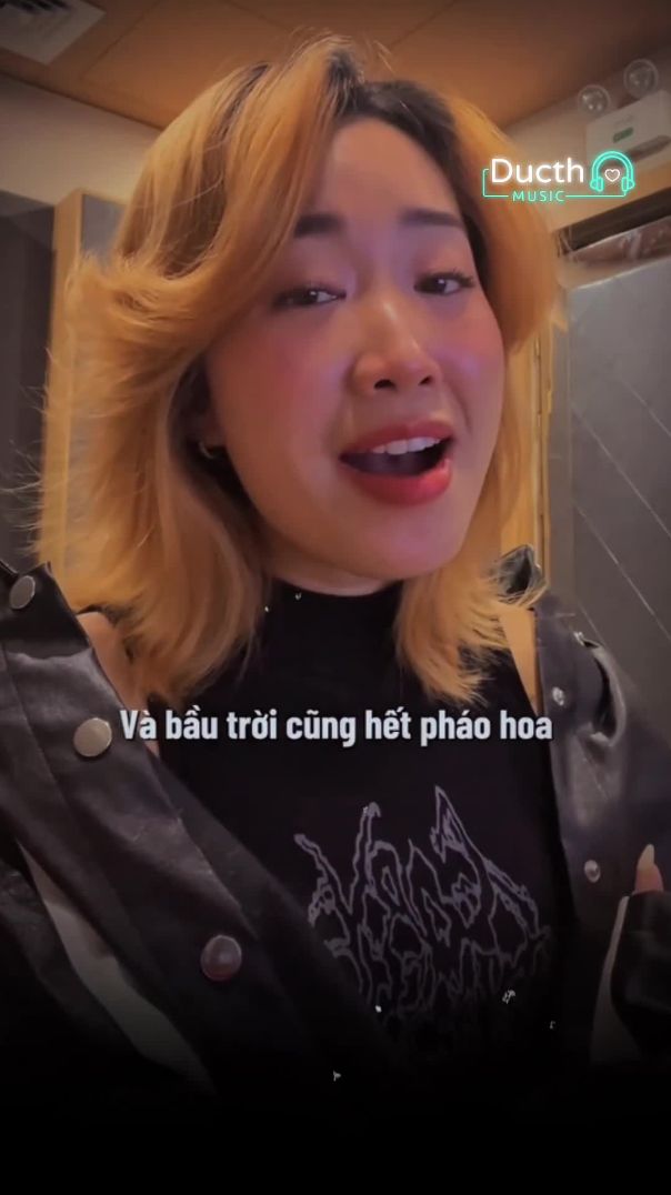 Thì ra Happy New Year dịch sang tiếng Việt nghe sẽ như vậy...