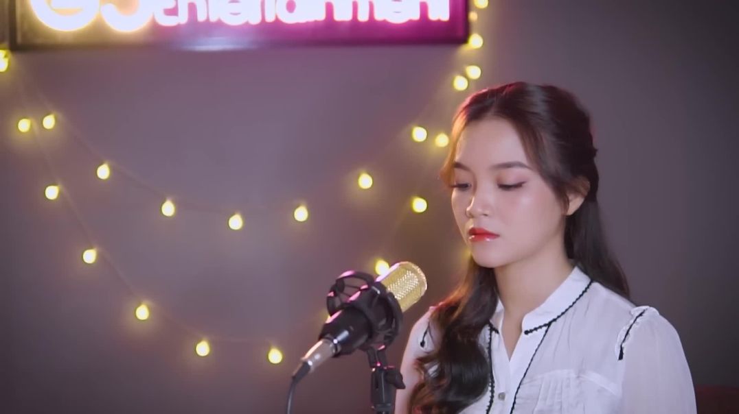⁣Là Ai Từ Bỏ, Là Ai Vô Tình Cover - Hương Ly ft. Jombie (G5R) - Jena