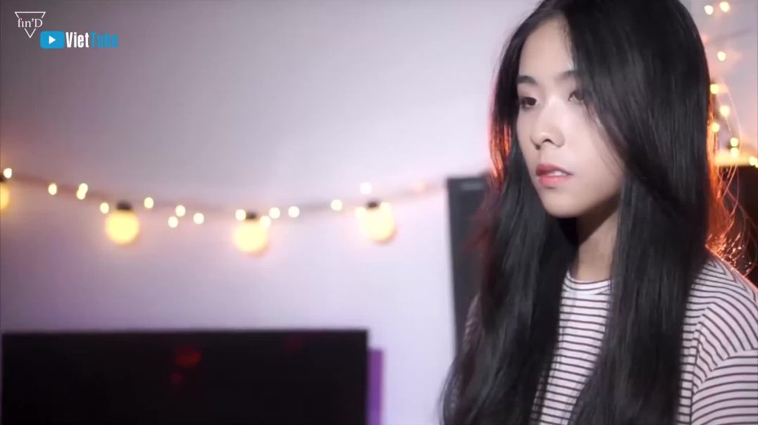 Hoa Nở Không Màu (Acoustic Cover) - Nhi Nhi